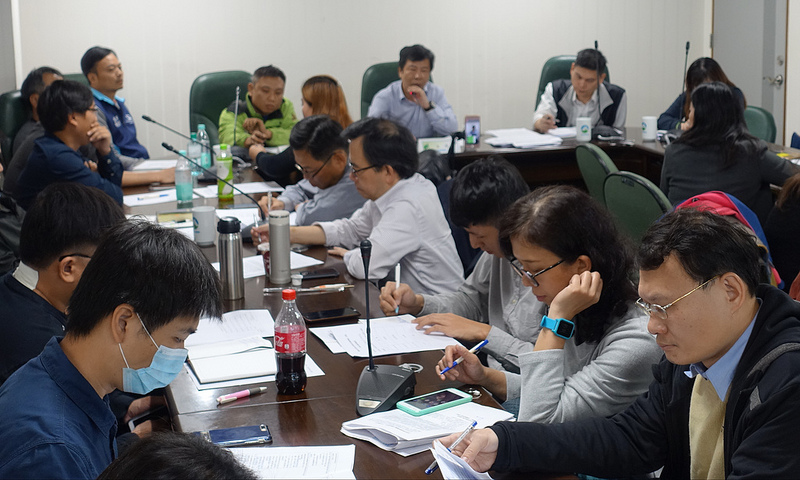 環保署12日舉行「換購大型柴油車貸款利息補助辦法」草案的研商公聽會。賴品瑀攝。