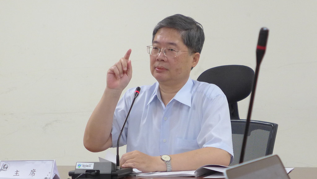 環保署空保處副處長吳正道回應民眾意見。攝影:周妤靜。